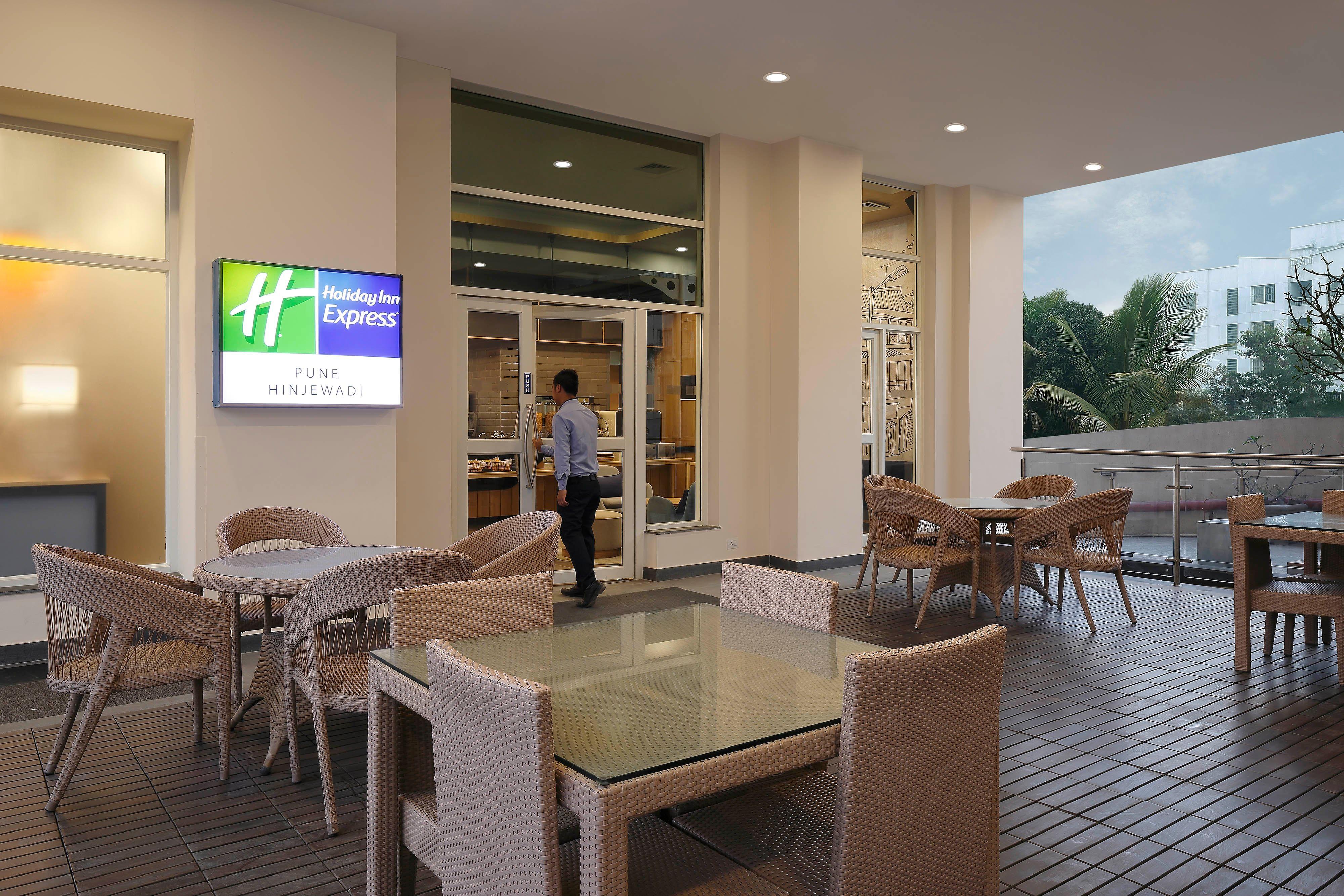 Holiday Inn Express Pune Hinjewadi By Ihg Pimpri-Chinchwad Exteriör bild