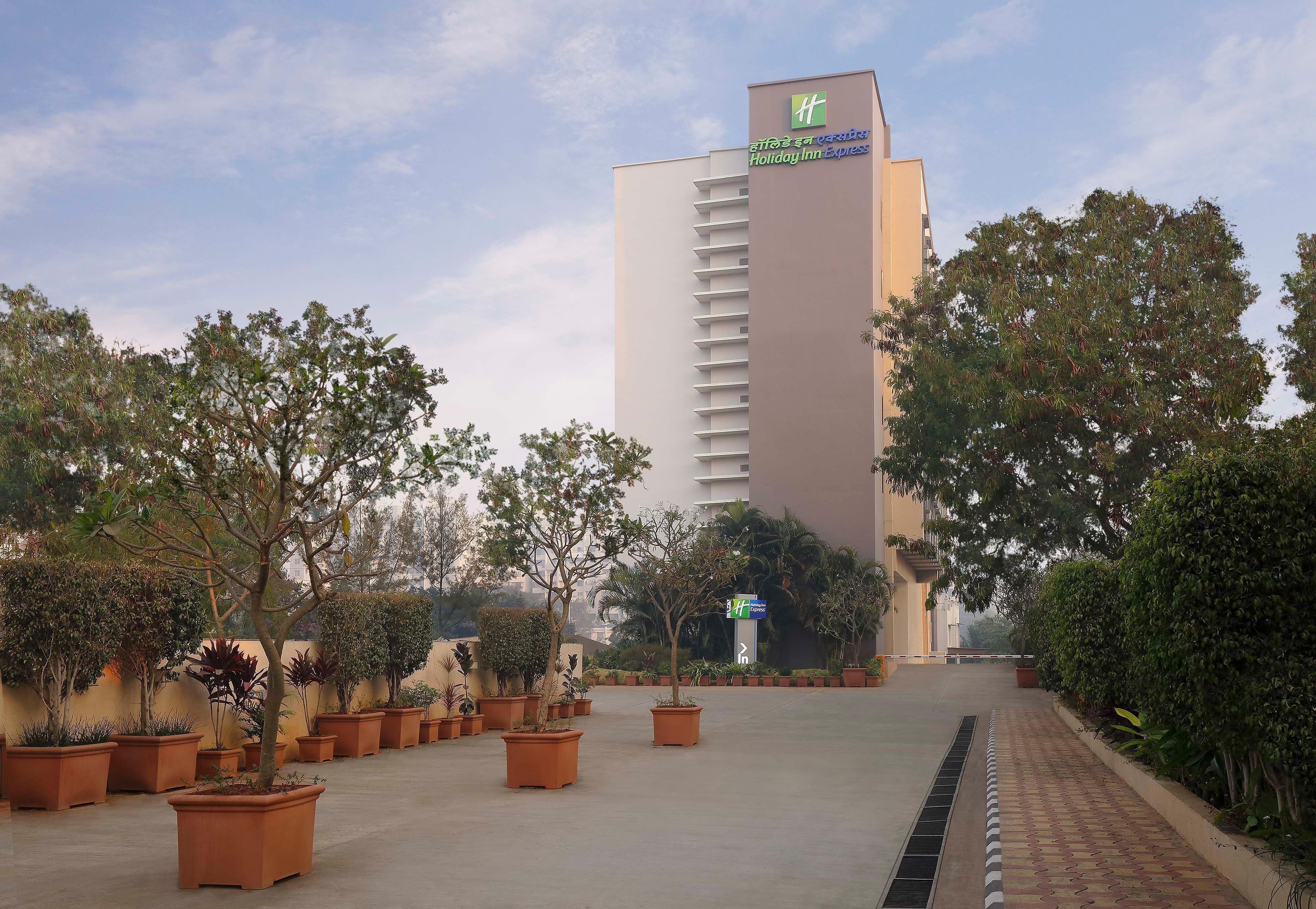 Holiday Inn Express Pune Hinjewadi By Ihg Pimpri-Chinchwad Exteriör bild